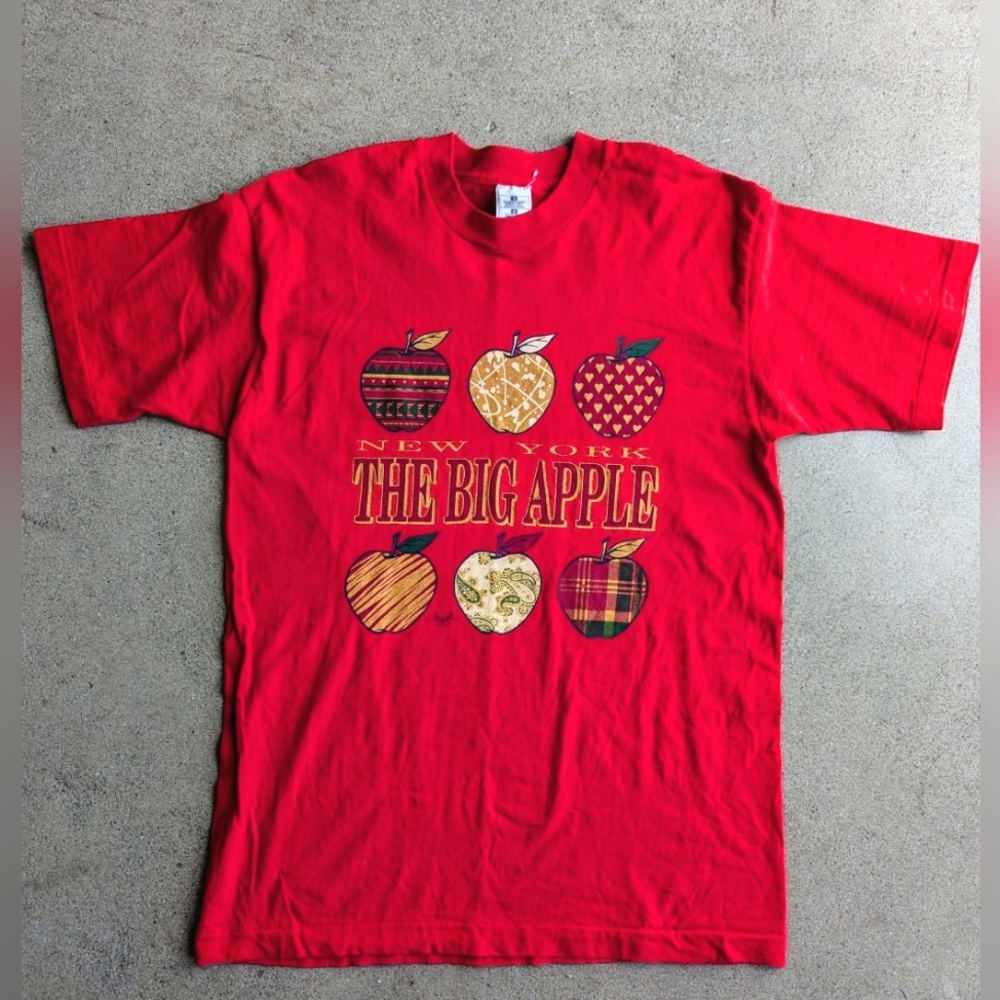 Vintage '90s Single Stitch NY Big Apple t-shirt  - Large